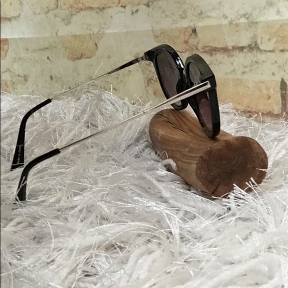 New Classic Black Round Gradient Tinted Sunglasses with Wire Arms - Picture 3 of 4